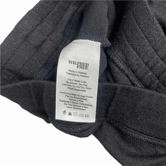 WILFRED FREE Aritzia Black Side Cinched Layered Skirt Size X-Small GUC - Picture 6 of 7